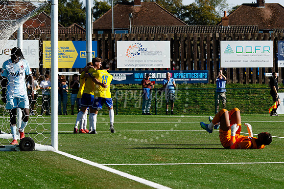 Newmarket Town v Leighton Town