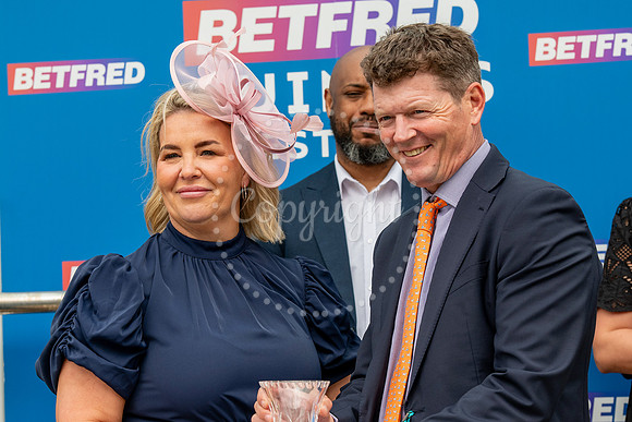 NJ SP Newmarket Rowley Mile 2000 Guineas Day. Picture by Mark We