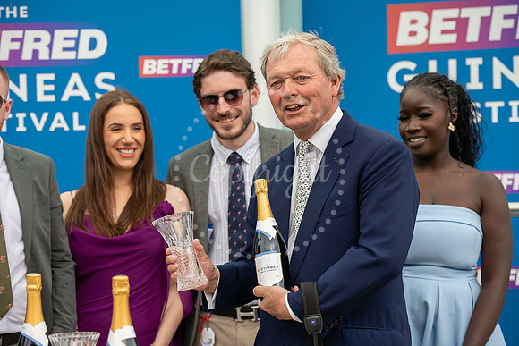 NJ SP Newmarket Rowley Mile 2000 Guineas Day. Picture by Mark We