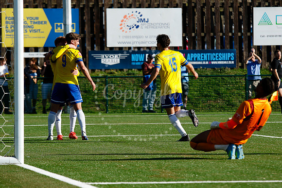 Newmarket Town v Leighton Town