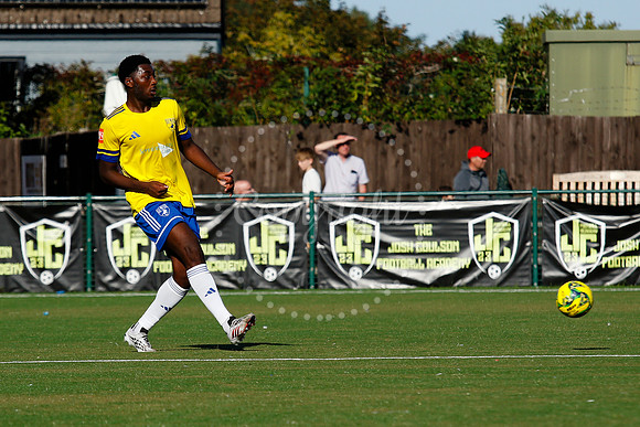 Newmarket Town v Leighton Town