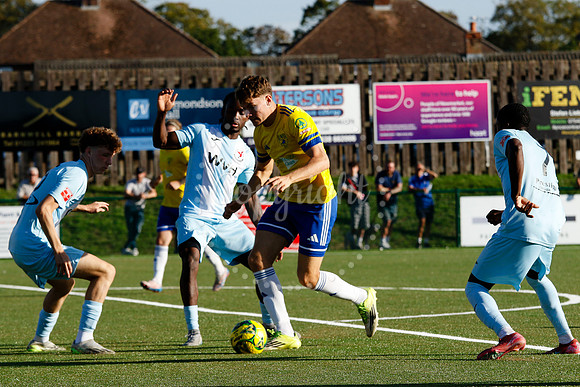 Newmarket Town v Leighton Town