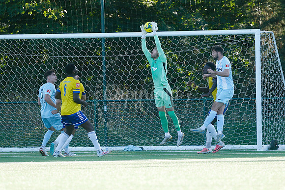 Newmarket Town v Leighton Town