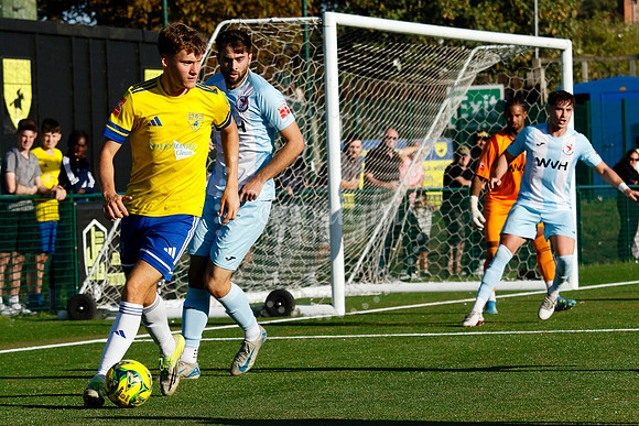 Newmarket Town v Leighton Town