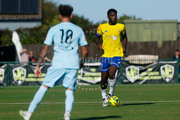 Newmarket Town v Leighton Town
