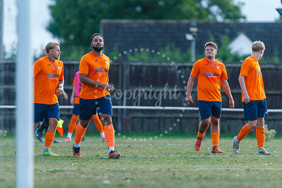 Diss Town v Wivenhoe Town