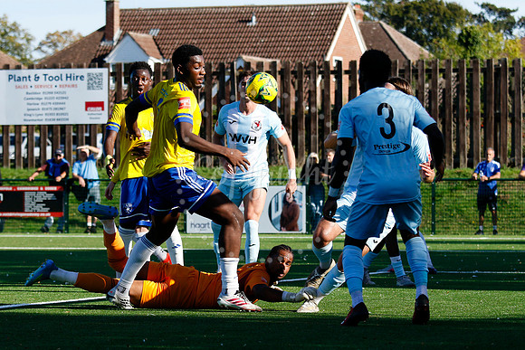 Newmarket Town v Leighton Town