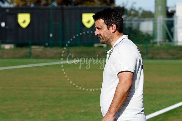Newmarket Town v Leighton Town