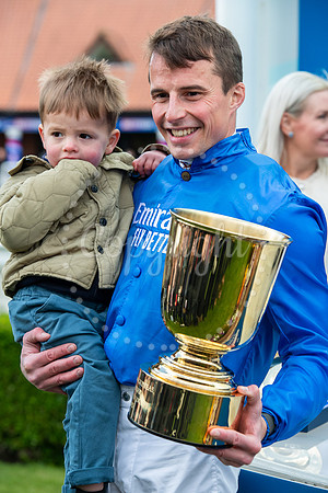 NJ SP Newmarket Rowley Mile 1000 Guineas Day. Picture by Mark We