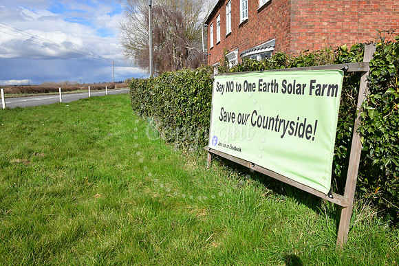 One Earth solar farm, Dunham on Trent