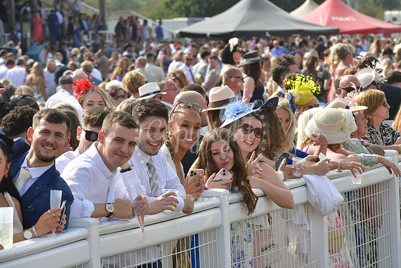 Southwell Racecourse Ladies Day