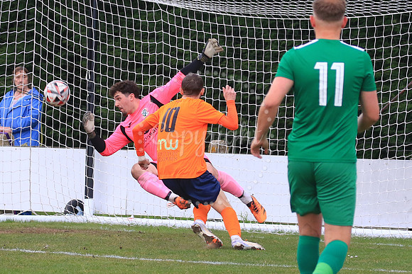Diss Town FC v Whitton United