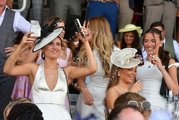 Southwell Racecourse Ladies Day
