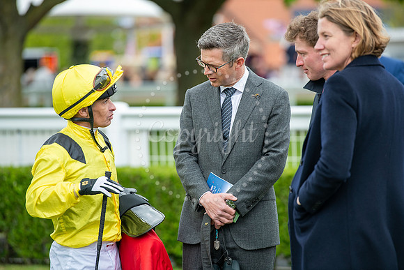 NJ SP Newmarket Rowley Mile 1000 Guineas Day. Picture by Mark We