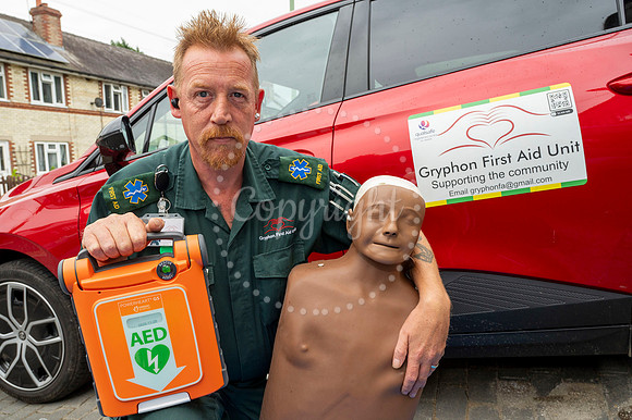 Stowmarket.David Mann takes on Grypon First Aid Unit in honour