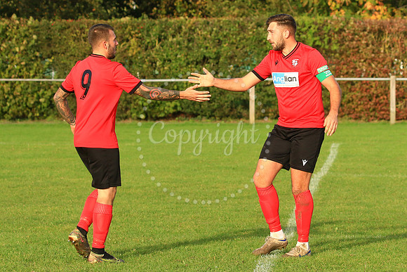 Long Stratton FC v Yelverton