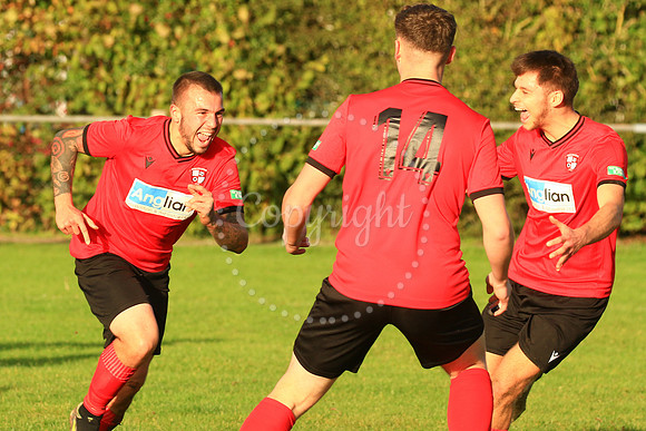 Long Stratton FC v Yelverton