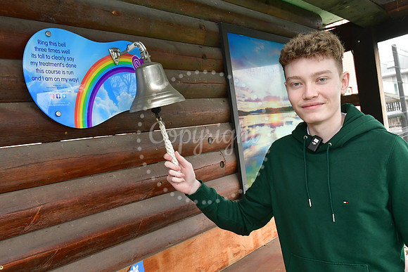 Dan Evans, bell ringing ceremony at Nottingham City Hospital