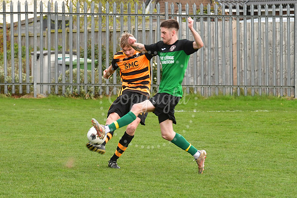 Collingham FC v Borrowash Victoria FC football action