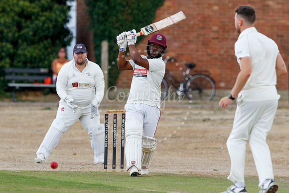 Cricket action from Diss v Bradfield