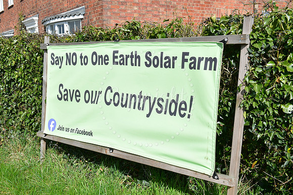 One Earth solar farm, Dunham on Trent