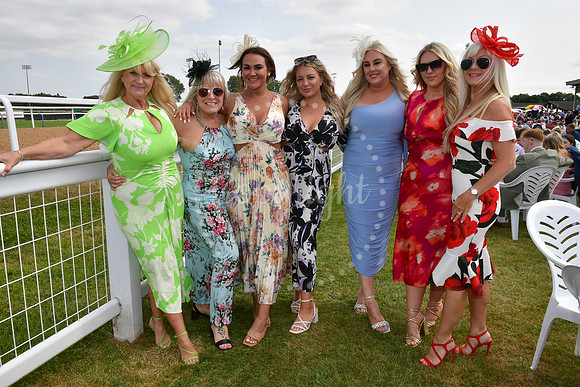 Southwell Racecourse Ladies Day