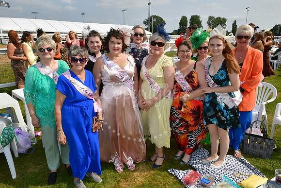 Southwell Racecourse Ladies Day