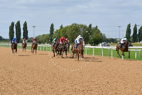 Southwell Racecourse Ladies Day