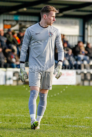 Football action from Walsham-le-Willows vs Hadleigh United.
