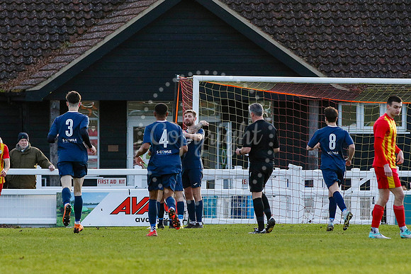Football action from Walsham-le-Willows vs Hadleigh United.