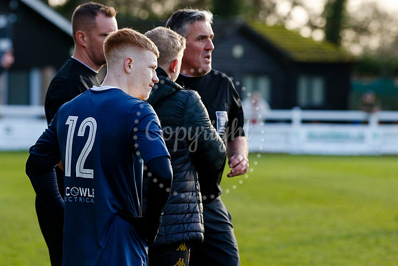 Football action from Walsham-le-Willows vs Hadleigh United.