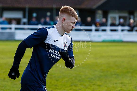 Football action from Walsham-le-Willows vs Hadleigh United.