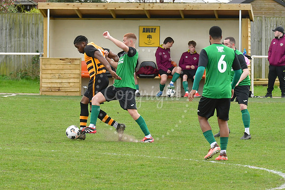 Collingham FC v Borrowash Victoria FC football action
