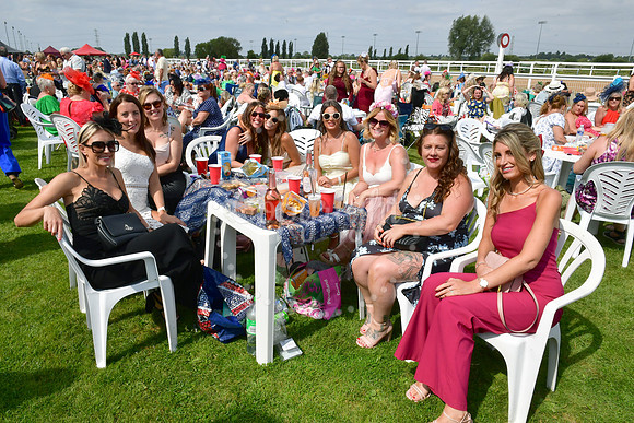 Southwell Racecourse Ladies Day