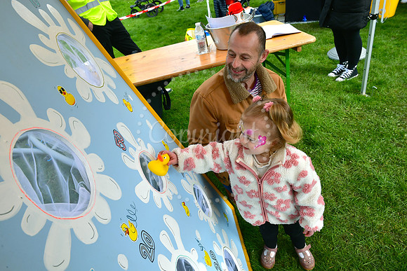 Children's Bereavement Centre and Newark Round Table, Duck race