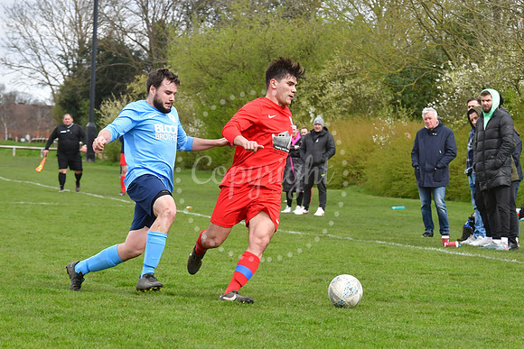 Newark Town (blue) v Bottesford (red) Newark Alliance Pat Jepson