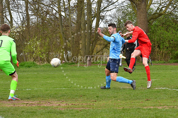 Newark Town (blue) v Bottesford (red) Newark Alliance Pat Jepson