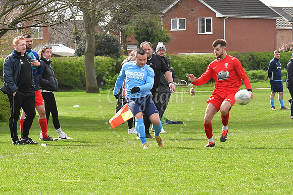 Newark Town (blue) v Bottesford (red) Newark Alliance Pat Jepson