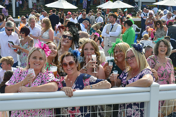 Southwell Racecourse Ladies Day