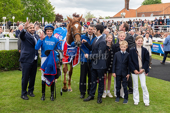 NJ SP Newmarket Rowley Mile 1000 Guineas Day. Picture by Mark We