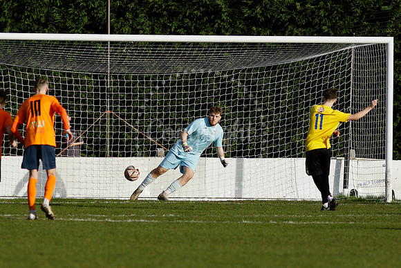 Diss Town v Pinchbeck United