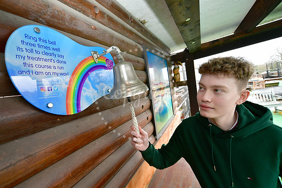 Dan Evans, bell ringing ceremony at Nottingham City Hospital