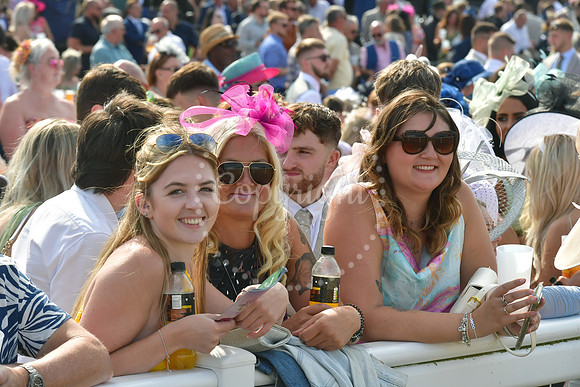 Southwell Racecourse Ladies Day