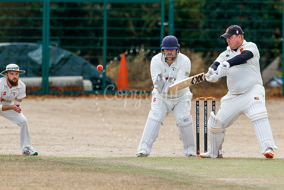 Cricket action from Diss v Bradfield
