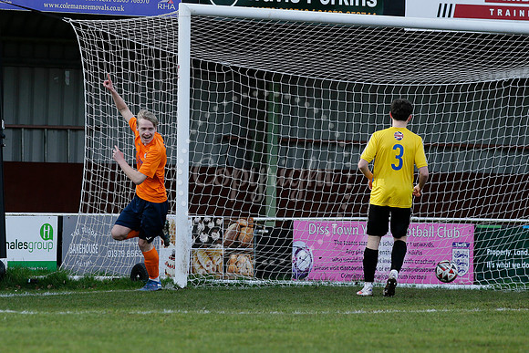Diss Town v Pinchbeck United