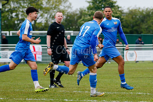 Football action from Framlingham Town versus Cornard United