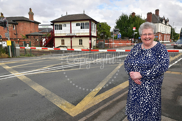 Sue Saddinton at Newark Castle Level Crossing