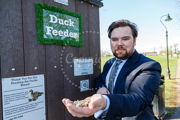 Diss Duck Feeding Station