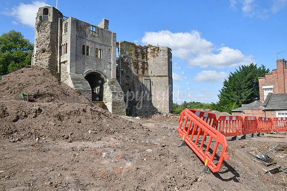 Works under way at Newark Castle Gatehouse