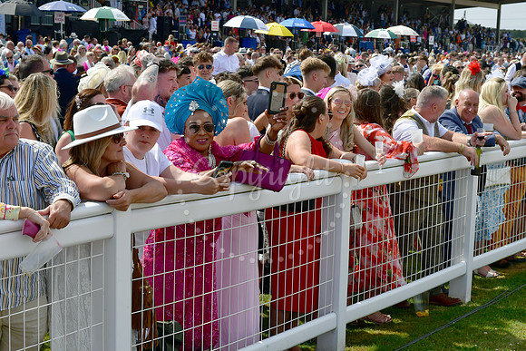 Southwell Racecourse Ladies Day